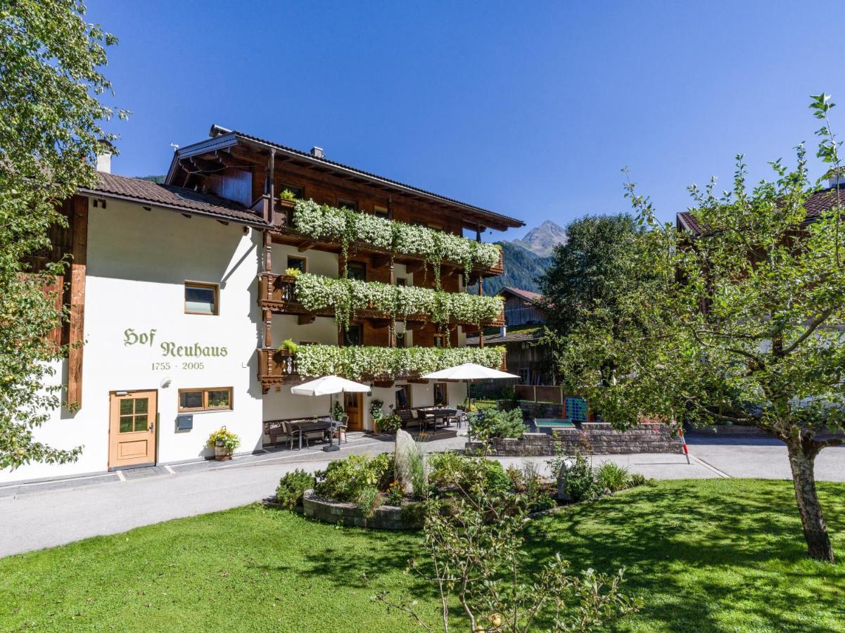 Hof Neuhaus Apartment Mayrhofen Bagian luar foto