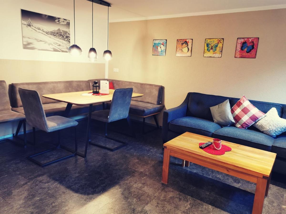 Hof Neuhaus Apartment Mayrhofen Bagian luar foto