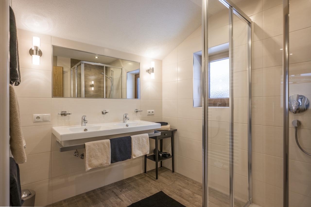 Hof Neuhaus Apartment Mayrhofen Bagian luar foto