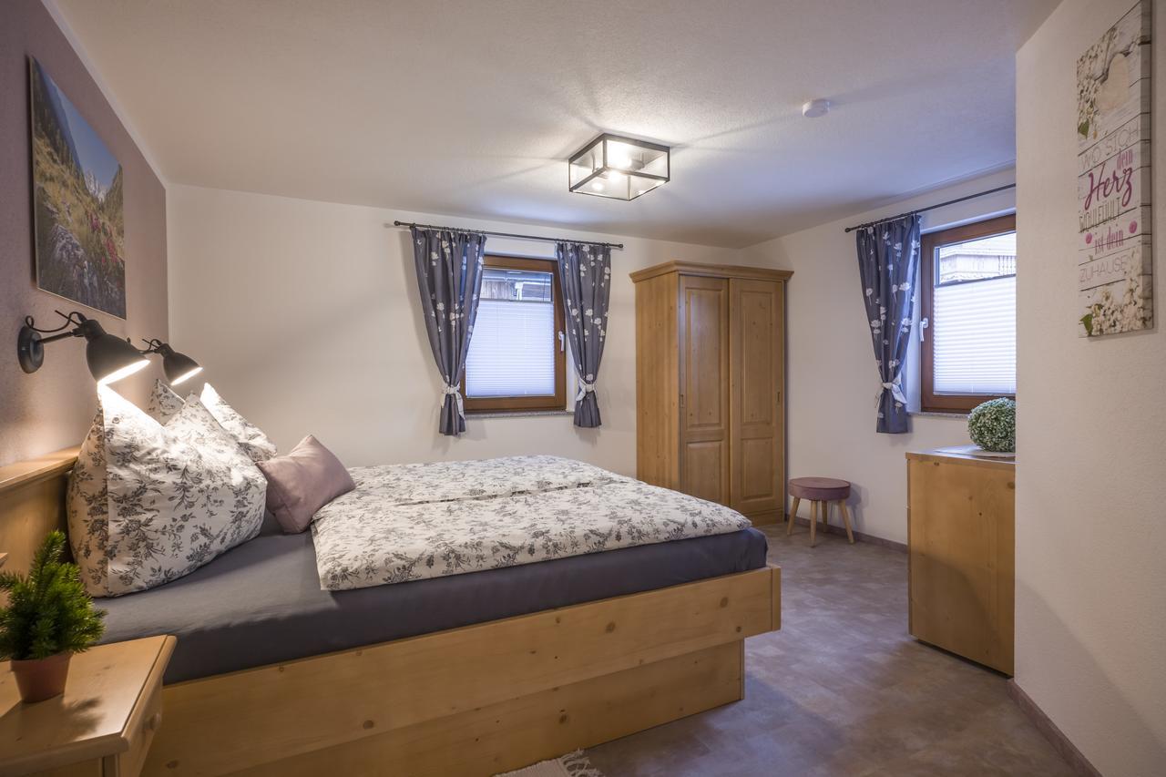 Hof Neuhaus Apartment Mayrhofen Bagian luar foto