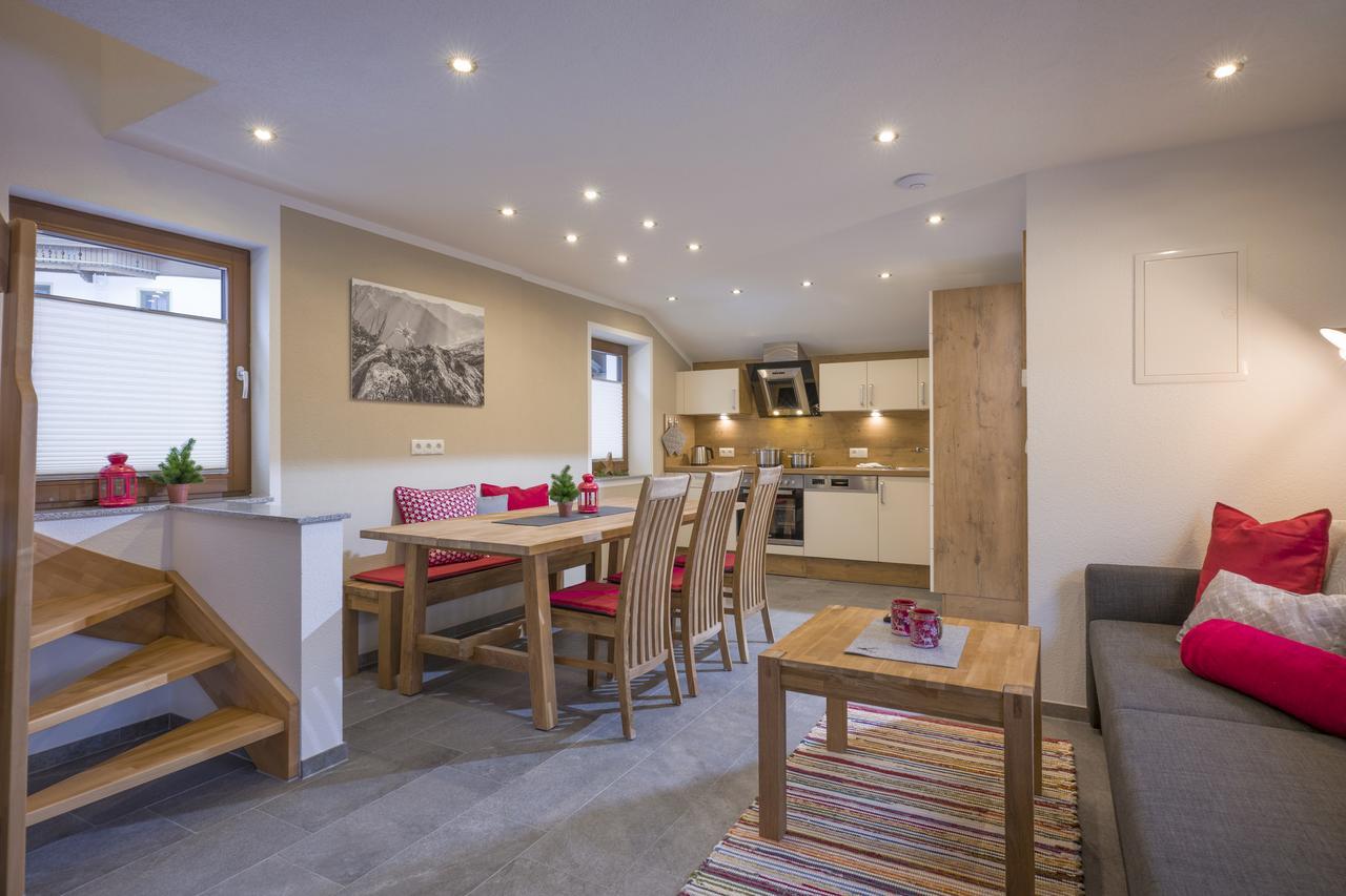 Hof Neuhaus Apartment Mayrhofen Bagian luar foto