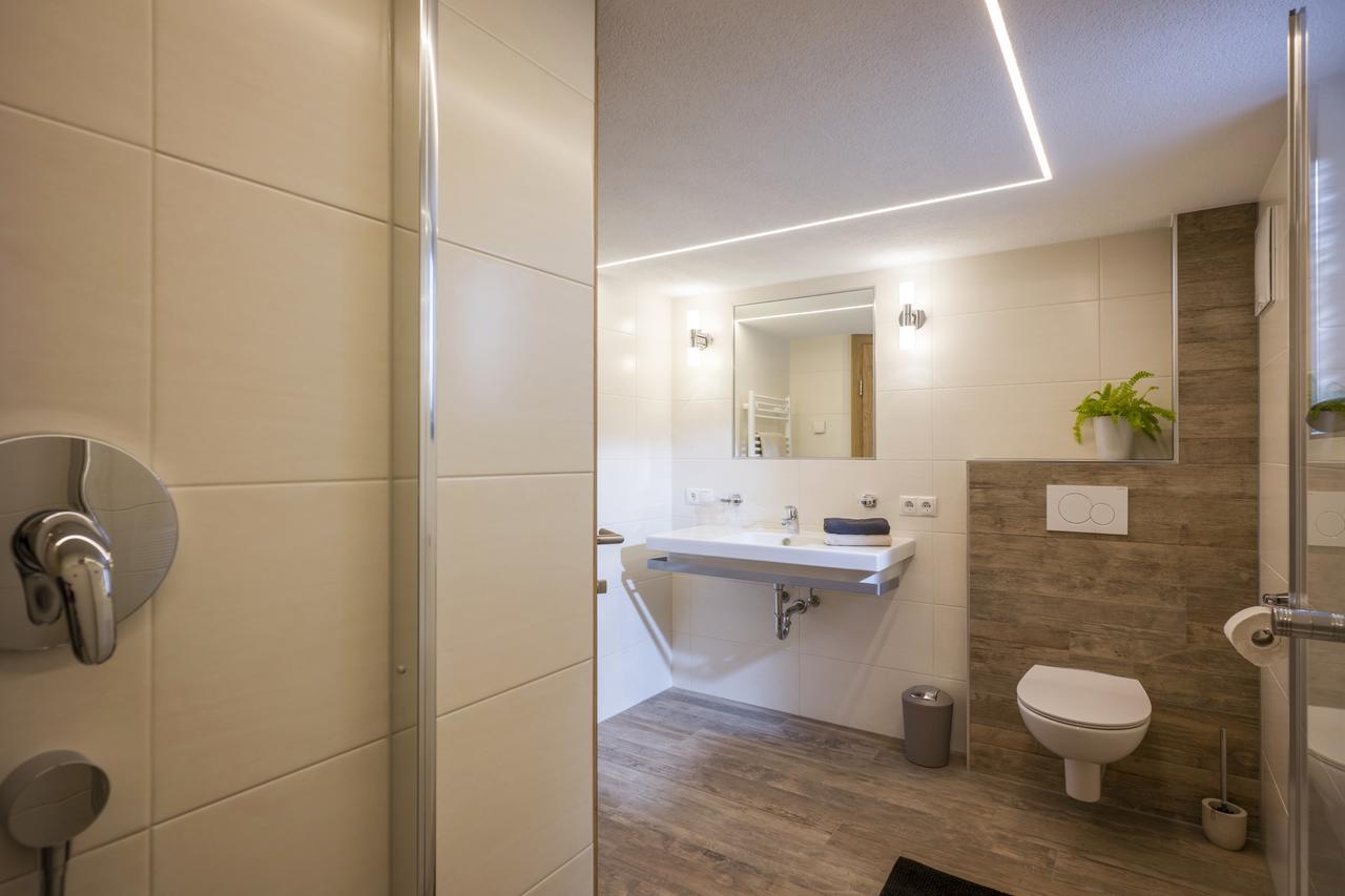 Hof Neuhaus Apartment Mayrhofen Bagian luar foto