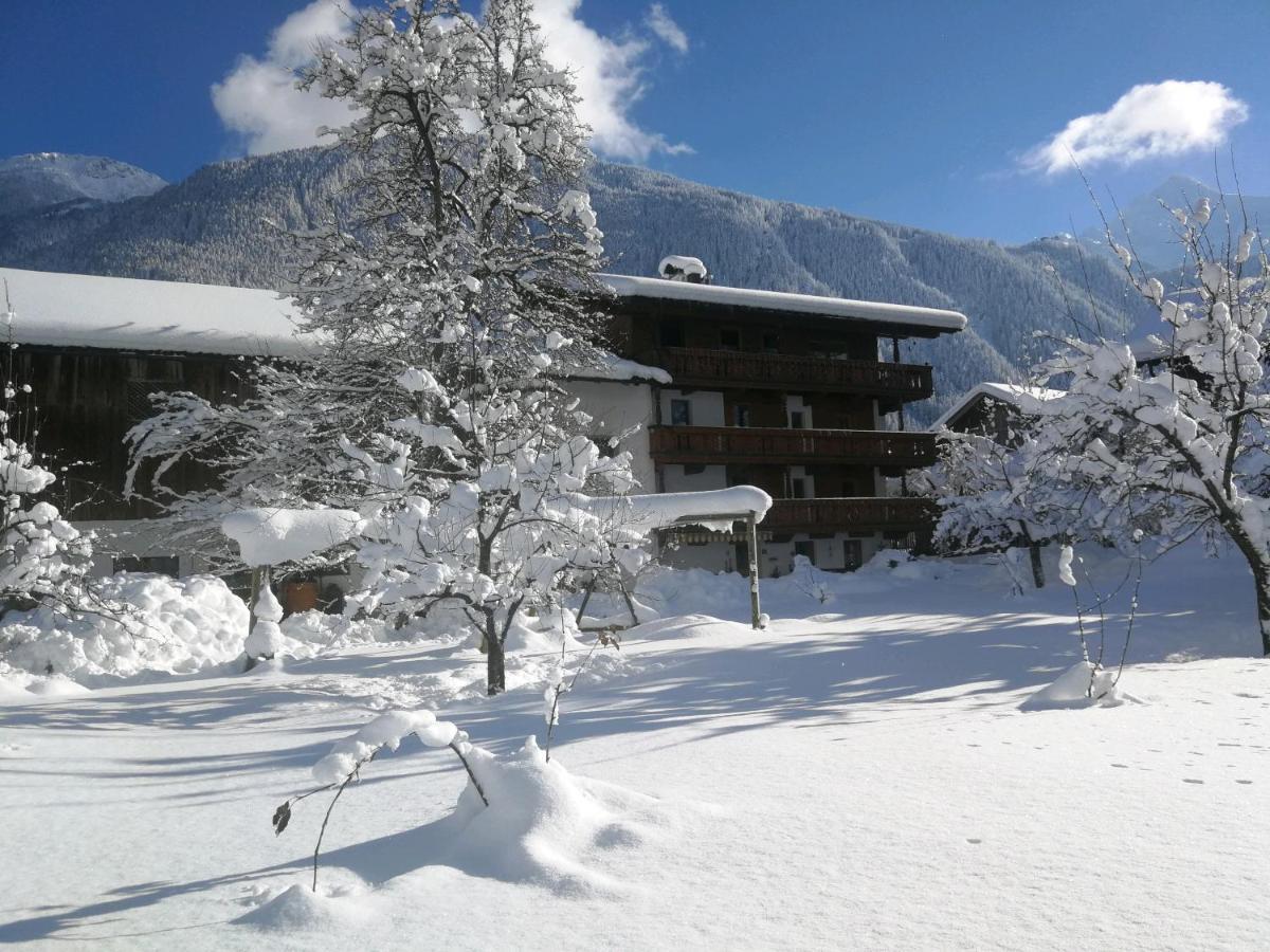 Hof Neuhaus Apartment Mayrhofen Bagian luar foto