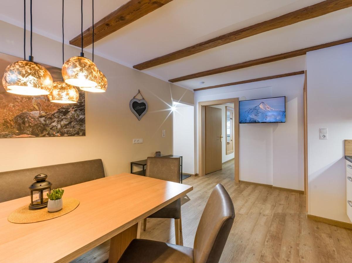 Hof Neuhaus Apartment Mayrhofen Bagian luar foto